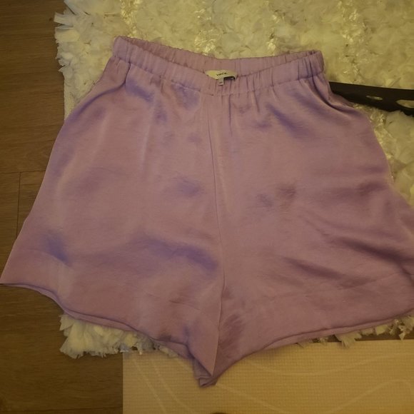 Vince Pants - Brand new VINCE WOMEN'S PLEATED SATIN PULL-ON SHORT